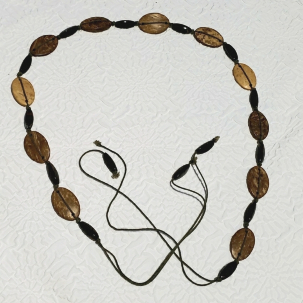 Elegant Tan and Black Beaded Belt - Picture 12 of 15
